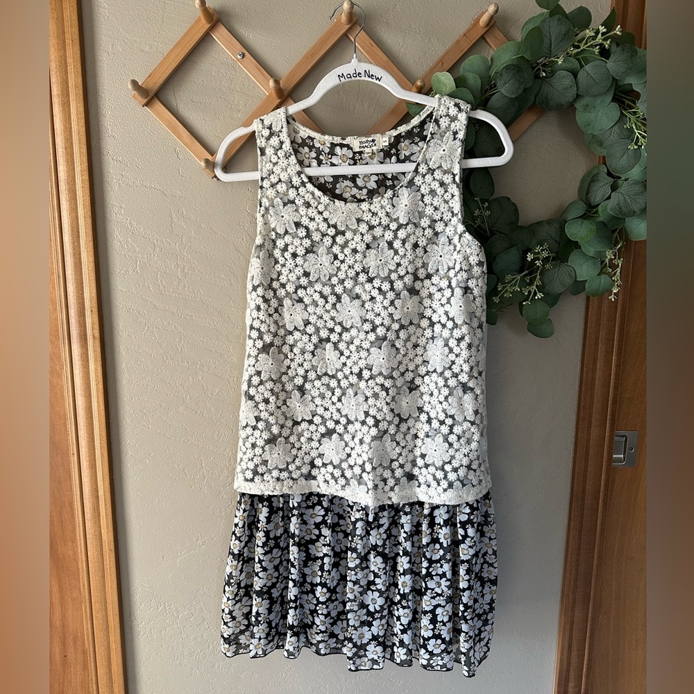 Holly Bracken Small Cream/Black Lace and floral Mini Dress.